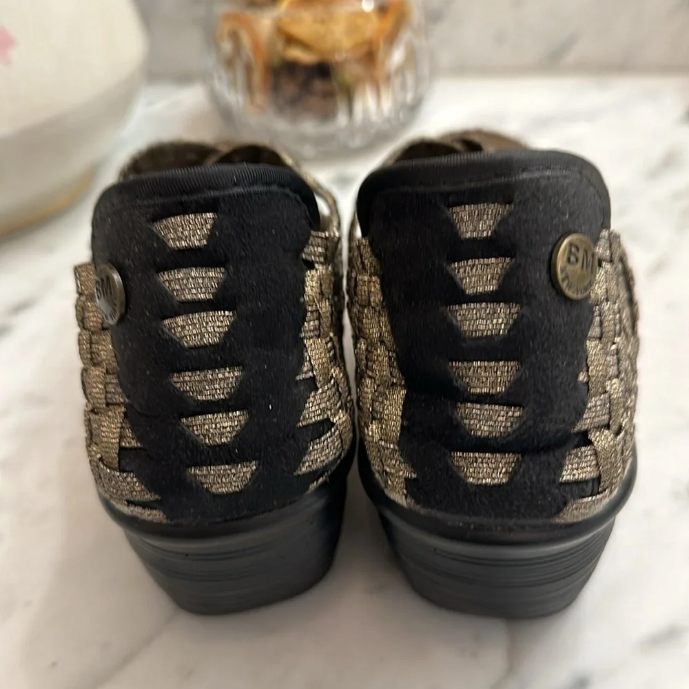 Bernie Mev Platform Wedge Metallic Black/Gold Stretch Top Sz 37 worn a few times